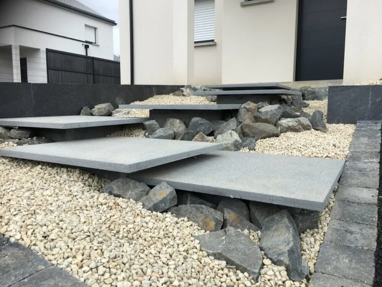 Création d'escaliers extérieurs dans un jardin à Lamballe