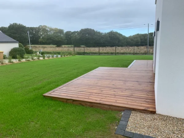 Création d'une terrasse en bois à Plérin